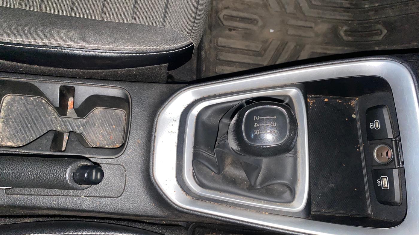 2025 KIA SONET HTK (O) 1.2 Petrol MT, Petrol, Manual, 6,210 km, Gear Lever