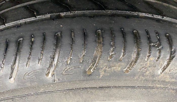 2023 Renault TRIBER RXZ AMT, Petrol, Automatic, 63,792 km, Right Rear Tyre Tread