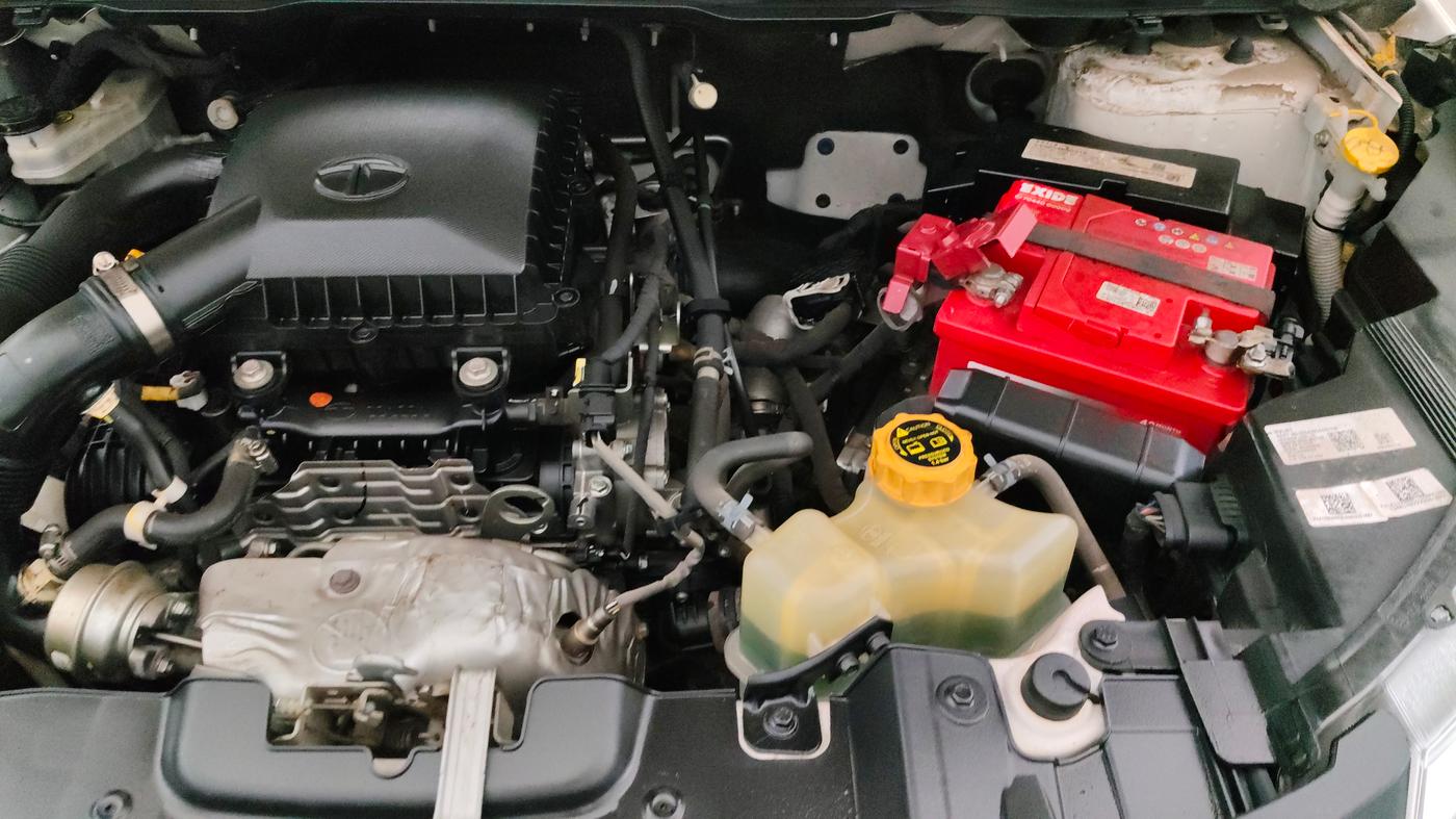 2022 Tata NEXON XZA PLUS (O) PETROL, Petrol, Automatic, 35,821 km, Engine View - Left