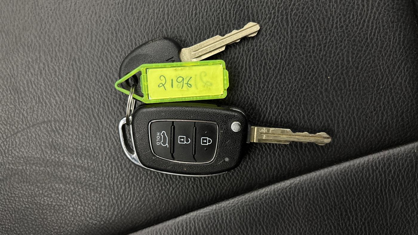 2023 Hyundai NEW I20 SPORTZ 1.2 MT, Petrol, Manual, 14,818 km, Key Close Up