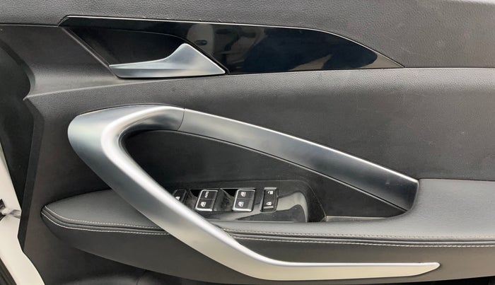 2020 MG HECTOR SHARP 1.5 DCT PETROL, Petrol, Automatic, 88,474 km, Driver Side Door Panels Control