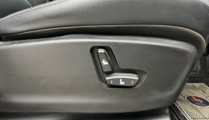 2020 MG HECTOR SHARP 1.5 DCT PETROL, Petrol, Automatic, 88,474 km, Driver Side Adjustment Panel