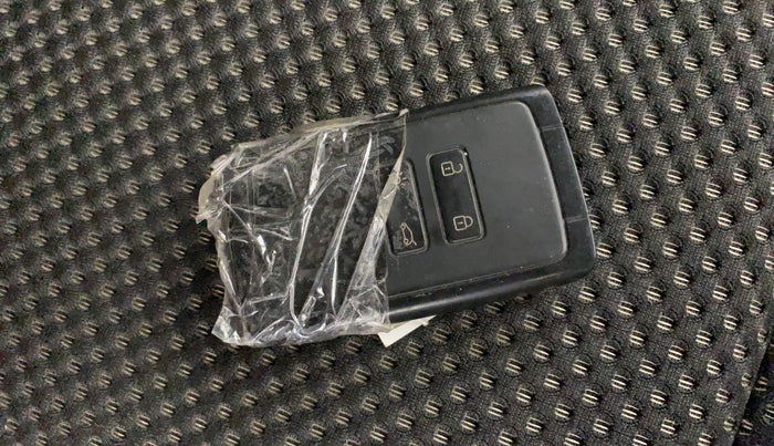 2019 Renault TRIBER RXZ, Petrol, Manual, 64,351 km, Key Close Up