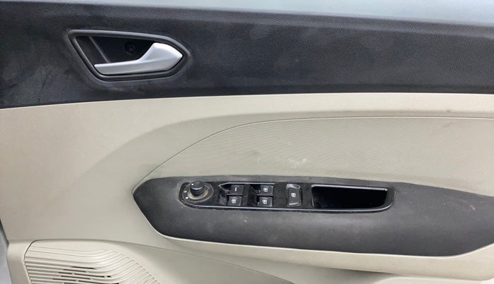 2019 Renault TRIBER RXZ, Petrol, Manual, 64,351 km, Driver Side Door Panels Control