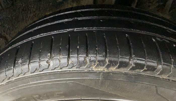 2019 Renault TRIBER RXZ, Petrol, Manual, 64,351 km, Left Rear Tyre Tread