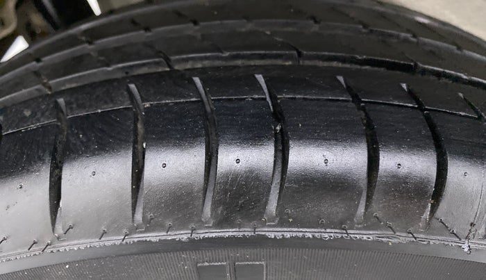 2014 Maruti Wagon R 1.0 VXI, Petrol, Manual, 66,783 km, Right Rear Tyre Tread