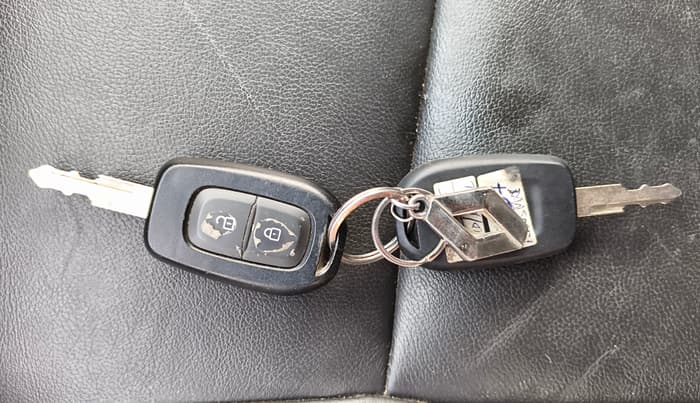 2018 Renault Kwid RXT 1.0 AMT, Petrol, Automatic, 57,496 km, Key Close Up