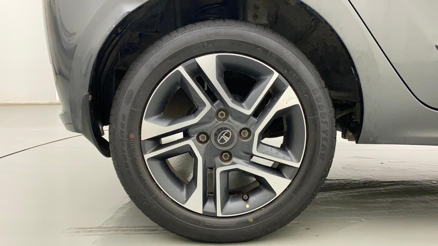 2020 Tata Tiago XZ PLUS PETROL, Petrol, Manual, 25,085 km, Right Rear Wheel