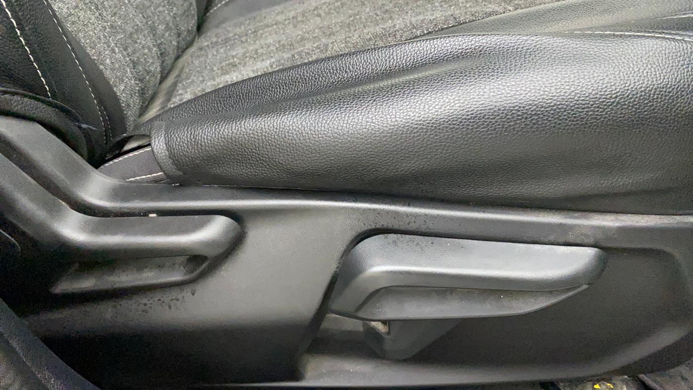 2020 Tata Tiago XZ PLUS PETROL, Petrol, Manual, 25,085 km, Driver Side Adjustment Panel
