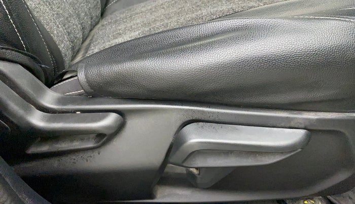 2020 Tata Tiago XZ PLUS PETROL, Petrol, Manual, 25,085 km, Driver Side Adjustment Panel