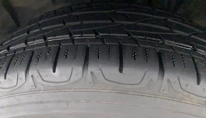 2018 Jeep Compass LIMITED 2.0 DIESEL, Diesel, Manual, 92,258 km, Left Front Tyre Tread