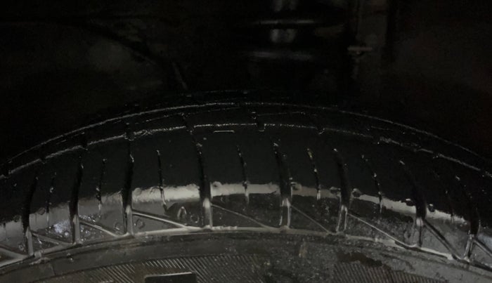 2022 Maruti Alto LXI O, Petrol, Manual, 26,722 km, Left Front Tyre Tread