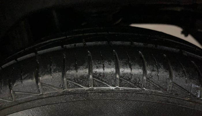 2022 Maruti Alto LXI O, Petrol, Manual, 26,722 km, Left Rear Tyre Tread