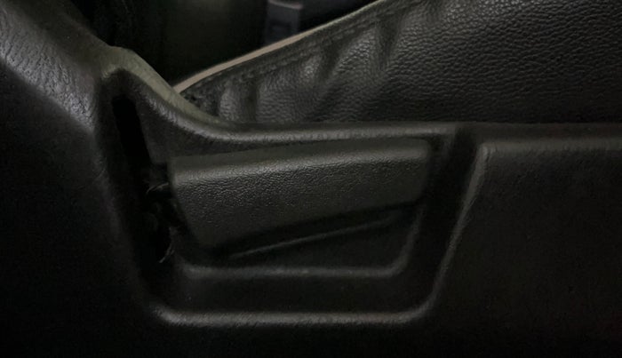 2022 Maruti Alto LXI O, Petrol, Manual, 26,722 km, Driver Side Adjustment Panel