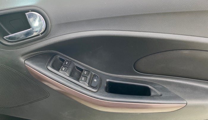 2018 Ford FREESTYLE TITANIUM 1.5 DIESEL, Diesel, Manual, 44,620 km, Driver Side Door Panels Control