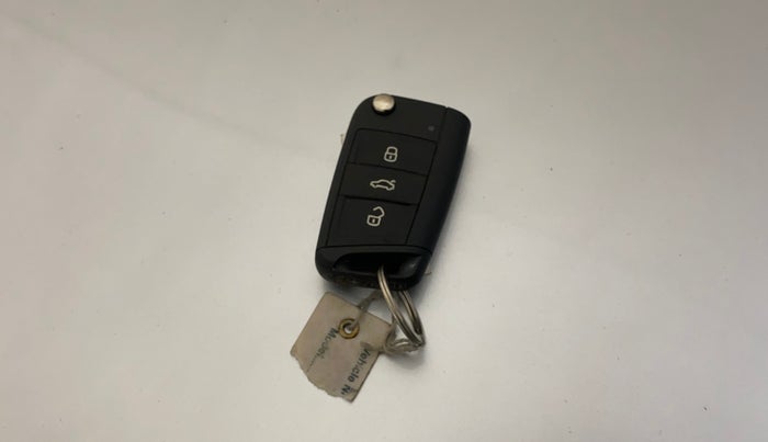 2022 Volkswagen TAIGUN TOPLINE 1.0 TSI AT, Petrol, Automatic, 59,943 km, Key Close Up