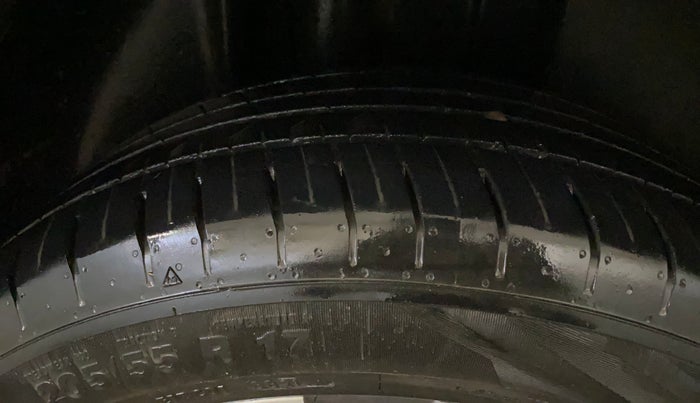 2022 Volkswagen TAIGUN TOPLINE 1.0 TSI AT, Petrol, Automatic, 59,943 km, Right Rear Tyre Tread