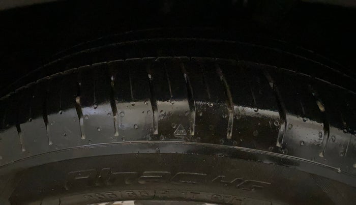 2022 Volkswagen TAIGUN TOPLINE 1.0 TSI AT, Petrol, Automatic, 59,943 km, Left Front Tyre Tread