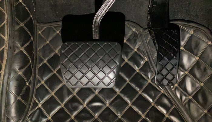 2022 Volkswagen TAIGUN TOPLINE 1.0 TSI AT, Petrol, Automatic, 59,943 km, Pedals