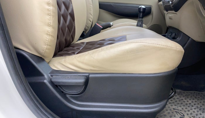 2013 Hyundai i20 SPORTZ 1.2, Petrol, Manual, 30,921 km, Driver Side Adjustment Panel