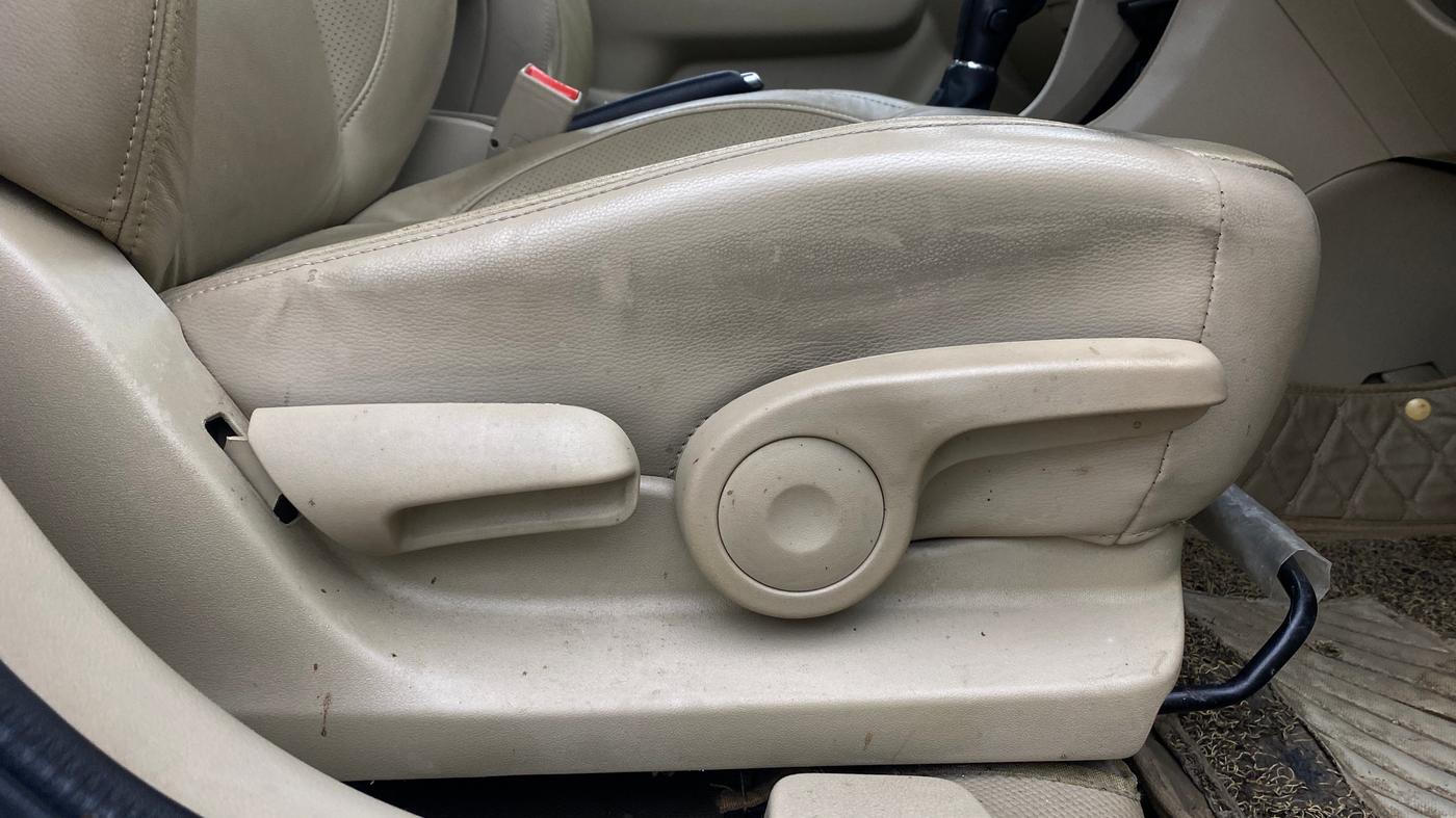 2022 Maruti Ciaz ALPHA  AT 1.5 SHVS PETROL, Petrol, Automatic, 57,495 km, Driver Side Adjustment Panel