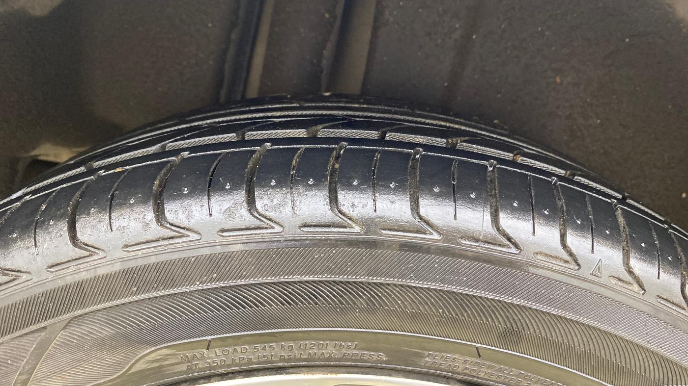 2022 Maruti Ciaz ALPHA  AT 1.5 SHVS PETROL, Petrol, Automatic, 57,495 km, Right Rear Tyre Tread