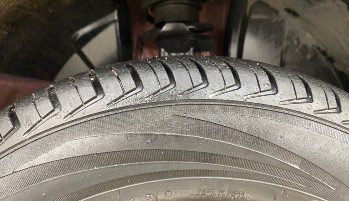 2019 Renault Kwid RXT 1.0, Petrol, Manual, 76,282 km, Right Front Tyre Tread