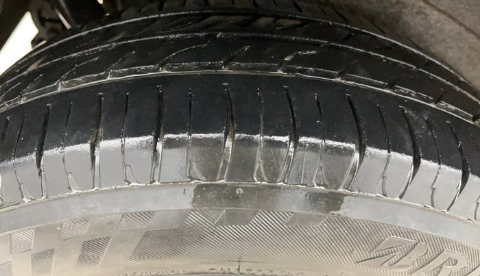 2014 Maruti Wagon R 1.0 VXI, Petrol, Manual, 77,369 km, Right Rear Tyre Tread