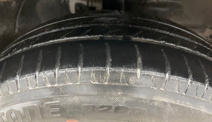 2014 Maruti Wagon R 1.0 VXI, Petrol, Manual, 77,369 km, Right Front Tyre Tread