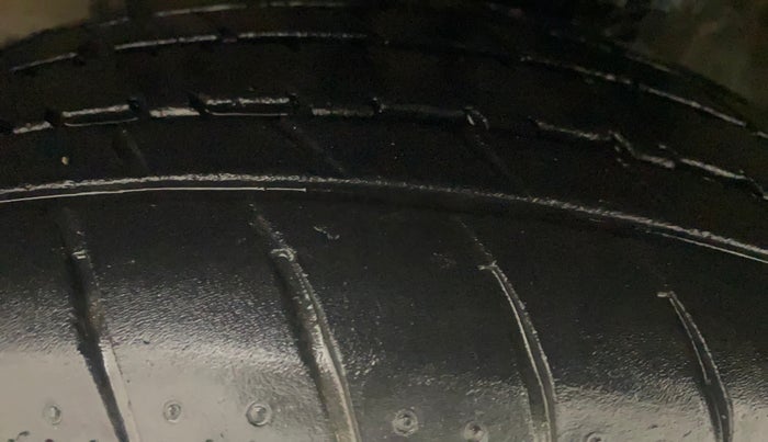 2019 Maruti Celerio VXI AMT, Petrol, Automatic, 62,707 km, Left Front Tyre Tread