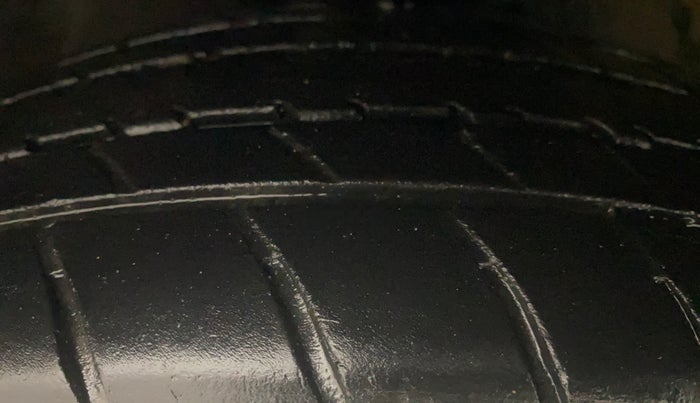 2019 Maruti Celerio VXI AMT, Petrol, Automatic, 62,707 km, Right Front Tyre Tread