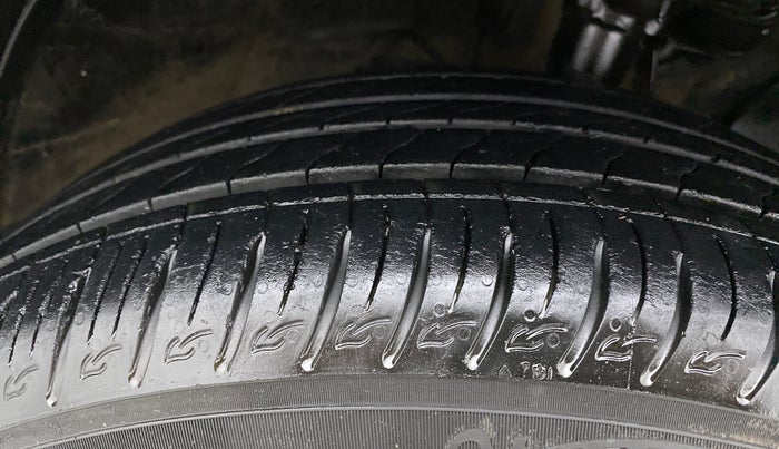 2020 Hyundai VENUE SX PLUS 1.0 TURBO DCT, Petrol, Automatic, 26,640 km, Right Front Tyre Tread
