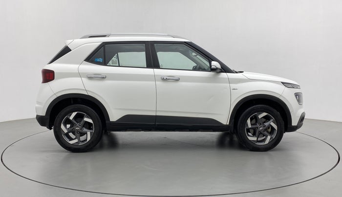 2020 Hyundai VENUE SX PLUS 1.0 TURBO DCT, Petrol, Automatic, 26,640 km, Right Side View