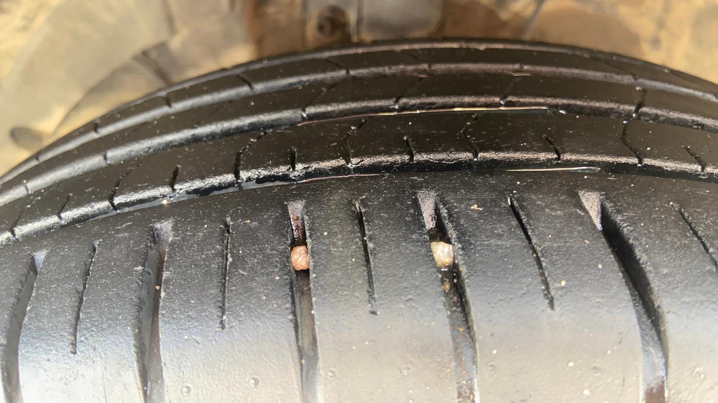 2020 Toyota Glanza V CVT, Petrol, Automatic, 31,748 km, Left Front Tyre Tread