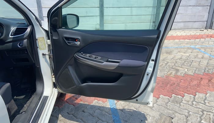 2020 Toyota Glanza V CVT, Petrol, Automatic, 31,748 km, Driver Side Door Panels Control