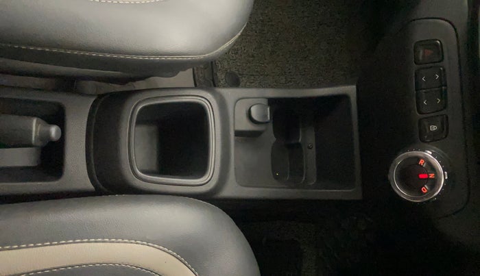 2016 Renault Kwid RXT 1.0 AMT, Petrol, Automatic, 43,085 km, Gear Lever