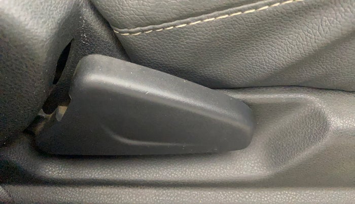 2016 Renault Kwid RXT 1.0 AMT, Petrol, Automatic, 43,085 km, Driver Side Adjustment Panel