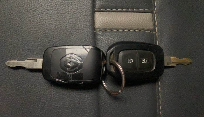 2016 Renault Kwid RXT 1.0 AMT, Petrol, Automatic, 43,085 km, Key Close Up