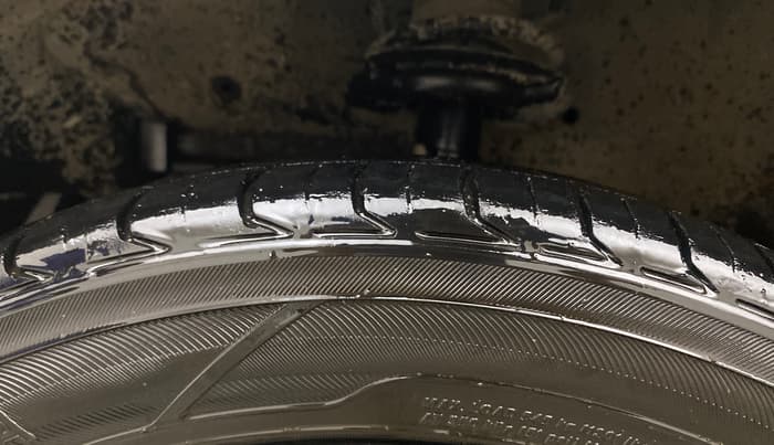 2016 Maruti Ciaz ZXI+, Petrol, Manual, 1,25,636 km, Left Front Tyre Tread