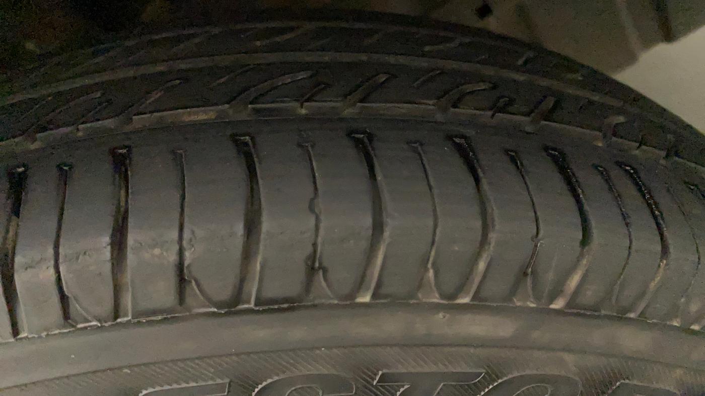2014 Maruti Wagon R 1.0 LXI CNG, CNG, Manual, 71,685 km, Left Rear Tyre Tread