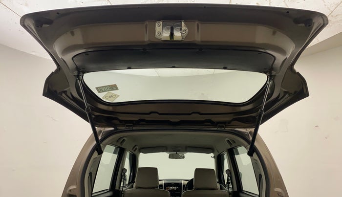2014 Maruti Wagon R 1.0 LXI CNG, CNG, Manual, 71,685 km, Boot Door Open
