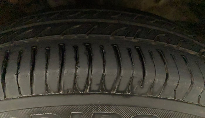 2014 Maruti Wagon R 1.0 LXI CNG, CNG, Manual, 71,685 km, Left Front Tyre Tread