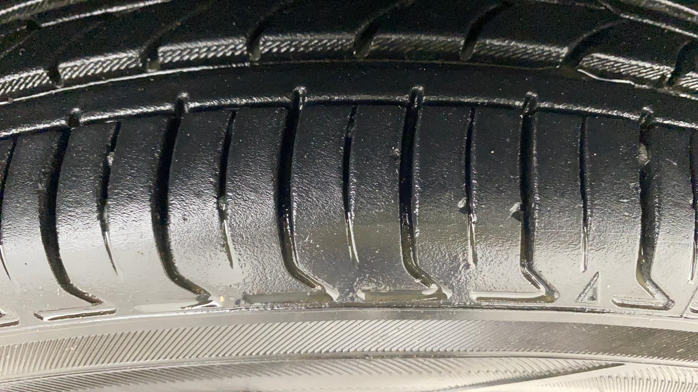 2018 Toyota YARIS VX CVT, Petrol, Automatic, 43,044 km, Right Front Tyre Tread
