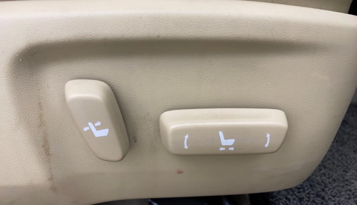 2018 Toyota YARIS VX CVT, Petrol, Automatic, 43,044 km, Driver Side Adjustment Panel