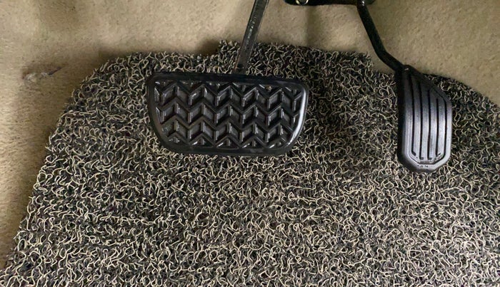 2018 Toyota YARIS VX CVT, Petrol, Automatic, 43,044 km, Pedals