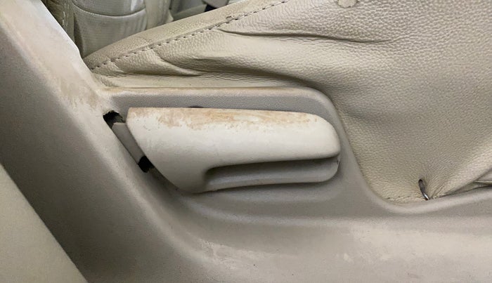 2014 Maruti Ertiga VXI CNG, CNG, Manual, 77,691 km, Driver Side Adjustment Panel