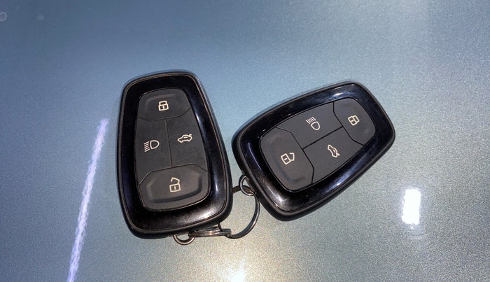 2022 Tata PUNCH CREATIVE  AMT, Petrol, Automatic, 55,147 km, Key Close Up