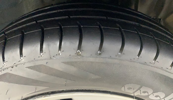 2022 Maruti New Wagon-R VXI 1.0, CNG, Manual, 70,104 km, Right Front Tyre Tread