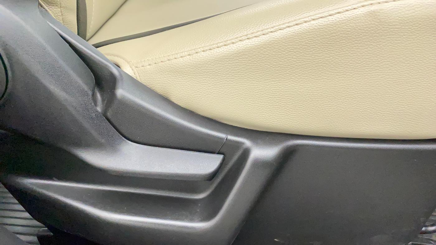 2019 Maruti New Wagon-R VXI 1.2, Petrol, Manual, 47,181 km, Driver Side Adjustment Panel