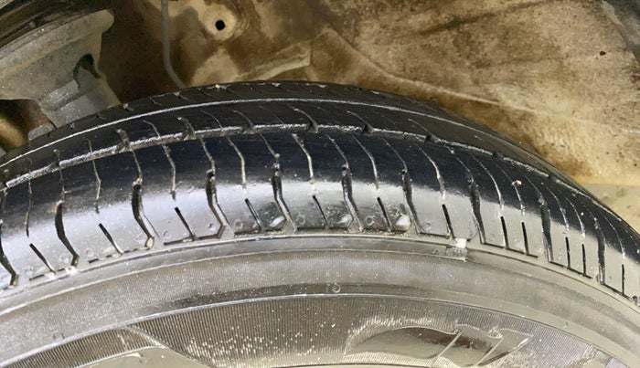 2020 Maruti New Wagon-R LXI CNG 1.0, CNG, Manual, 65,511 km, Left Front Tyre Tread